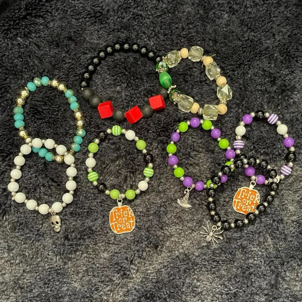 Jewelry Case and Kids Costume Bracelets, 8